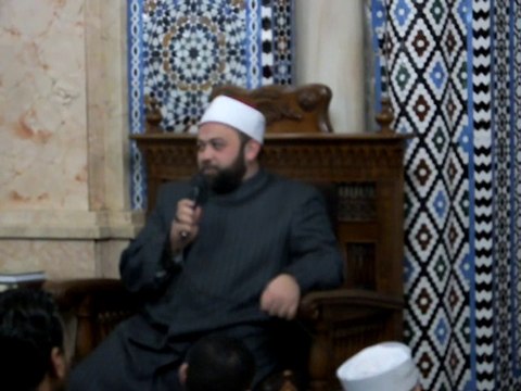 درس بعنوان (( فوائد الصلاة على النبي صلى الله عليه وسلم )) من رحاب مسجد سيدنا الحسين ــ لفضيلة الشيخ / يسري عزام .