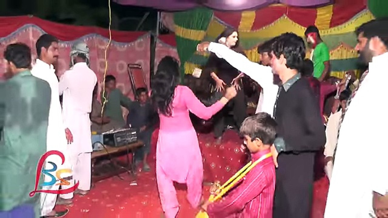 Mera kuj kar ve - Best mujra dance