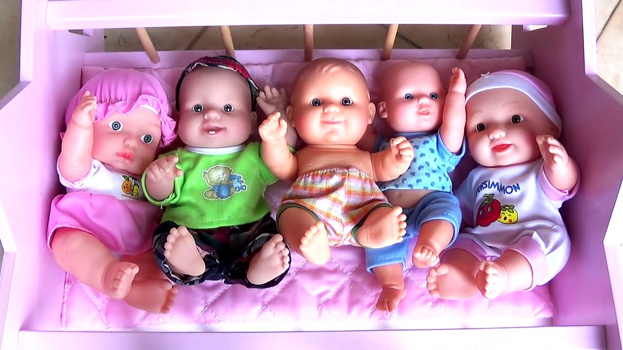 5 Little Baby - Jumping in the Bed for Babies & Nursery Rhymes Songs