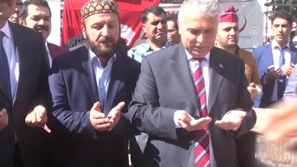 Aşure Dağıtımı