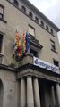 Despengen la bandera espanyola de Figueres