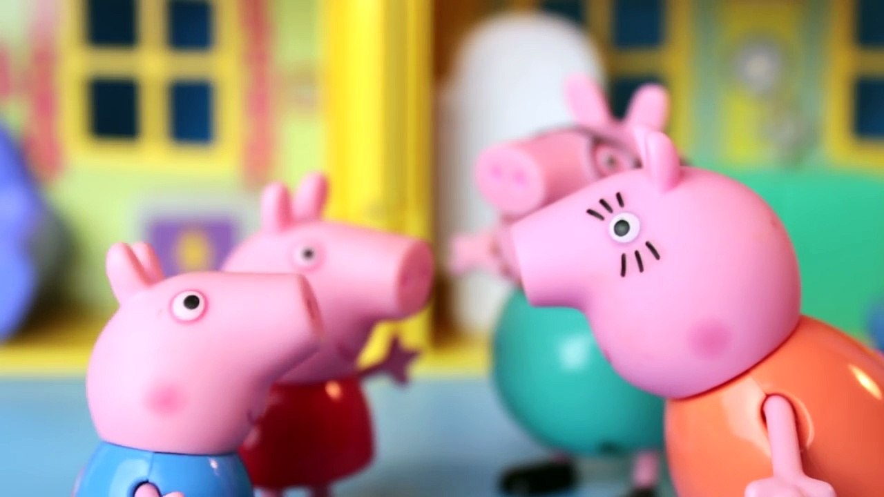 Homem Aranha salva Pig George da Areia Movedica Familia Peppa Pig Portugues Brasil