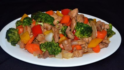 Rico Pollo con brocoli - Una receta de Comida China