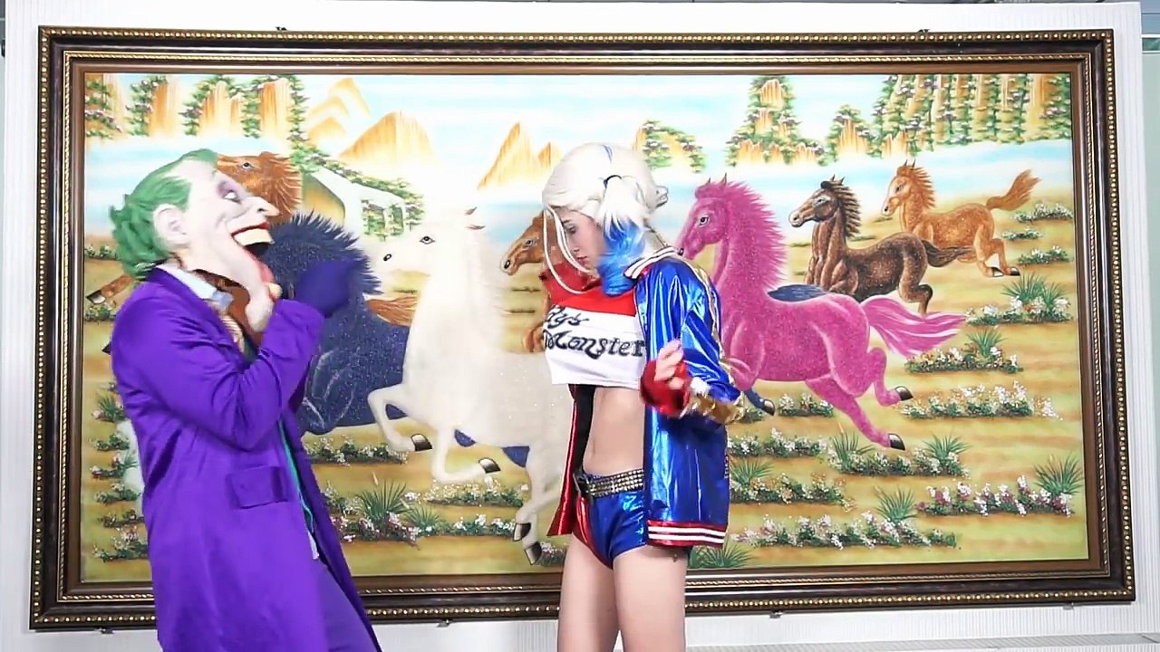 Phim hoạt hình Siêu nhân người nhện và công chúa hóa trang!Siêu nhân thấy công chúa son môi thậ