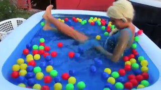 Frozen Elsa vs Slime & Gelli Baff! Funny Superheroes