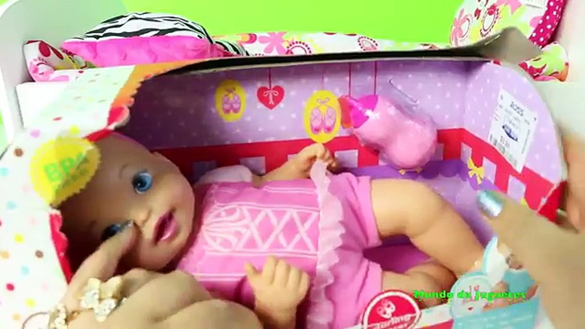 Little Mommy Baby Doll| Muñecas Little Mommy y Baby Alive Juegan en la Cama| Mundo de Juguetes - video dailymotion