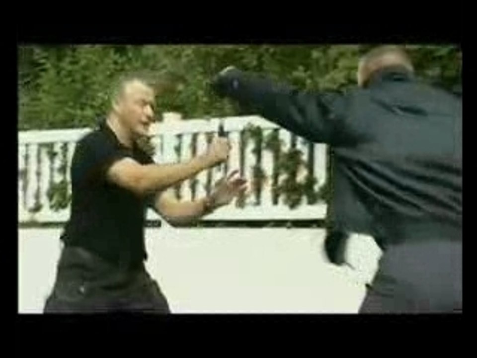 Technique matraque téléscopique