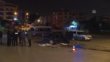 Hırsızlık Şüphelileri Polisten Kaçarken Kaza Yaptı: 4 Yaralı