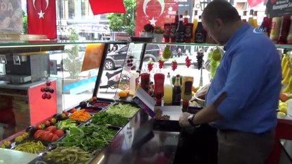 Günlük Kazancını Arakan'a Bağışladı