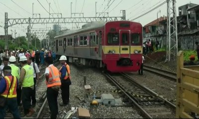 Tải video: KRL Anjlok di Stasiun Manggarai