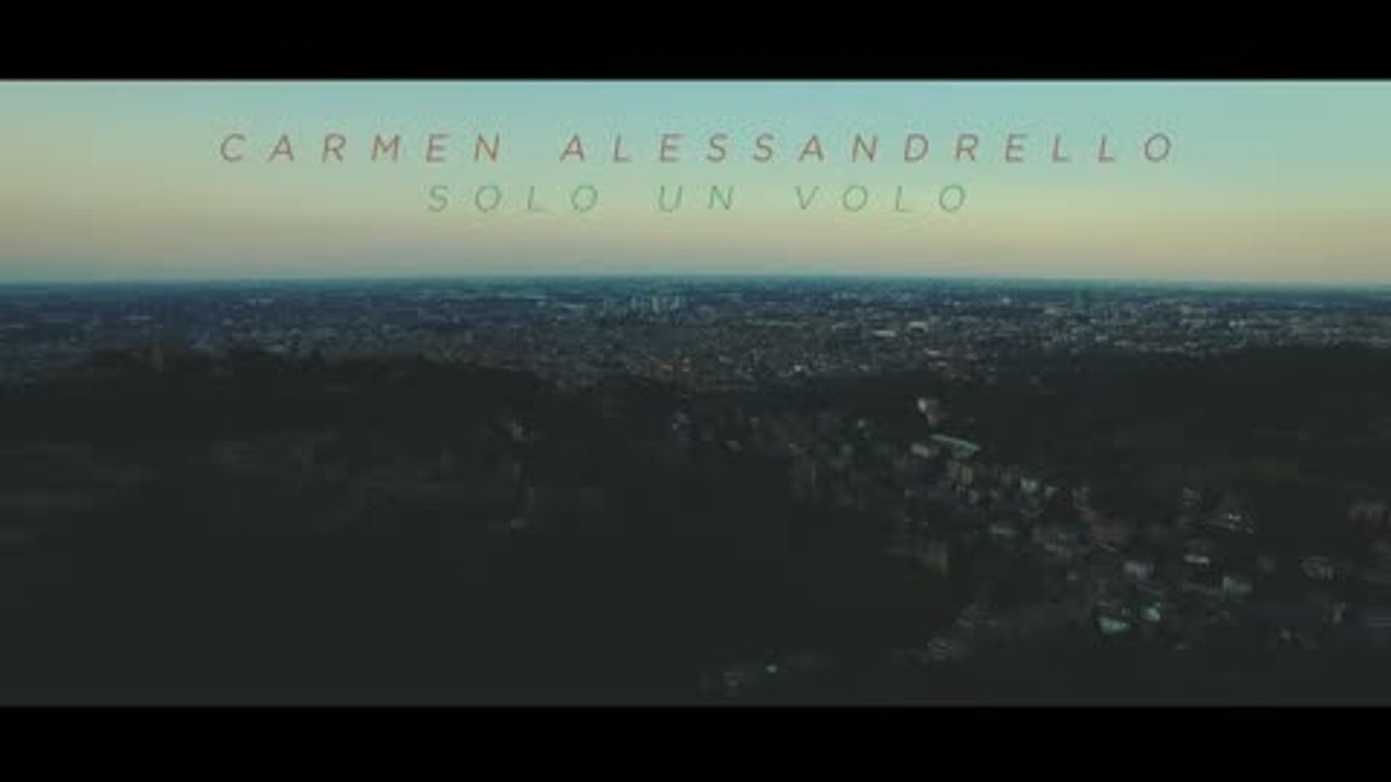 Carmen Alessandrello, il disco d'esordio Al centro esatto di una nuvola: la nostra intervista