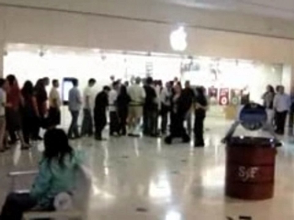 EverythingTech.tv - Leopard Release at Brea Mall, Brea, CA