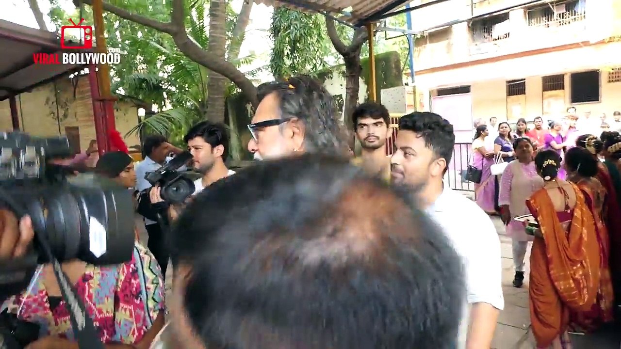 Rakeysh Omprakash Mehra And Saiyami Kher Grand Entry At launch Of A Model Government School-YKEEwutiyhc