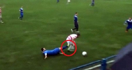 Talihsiz Futbolcu, Maçta Yediği Tekmenin Ardından Yumurtalıklarından Oldu