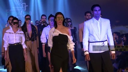 Hrithik Roshan As Showstopper For Tech Fashion Tour Season 2017-9DDOm3NyPH4