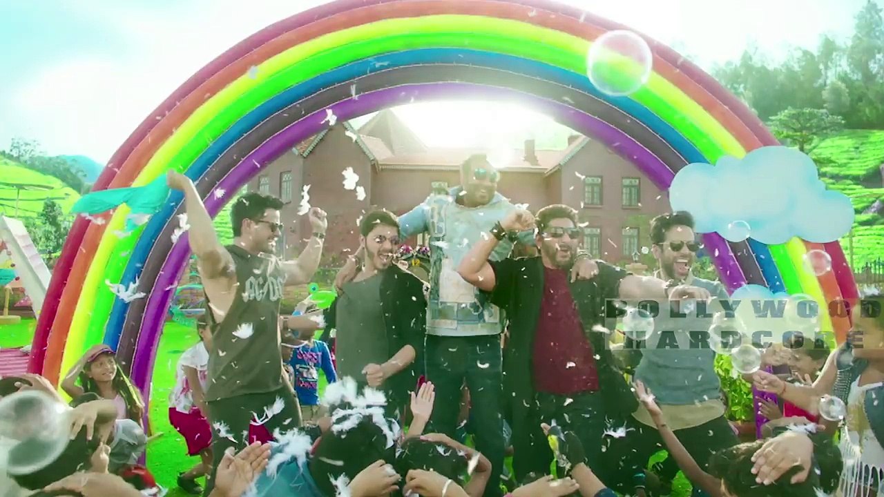 Golmaal Again का Trailer देखकर होश उड़ जायेंगे-45DvObEOf2g