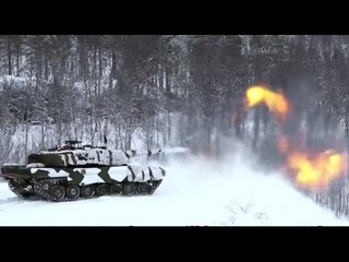 Cold war games: NATO 15k troops, nuclear bombers brave sub-zero temps near Russian border