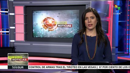 Mexicanos marchan a 49 años de la matanza de Tlatelolco