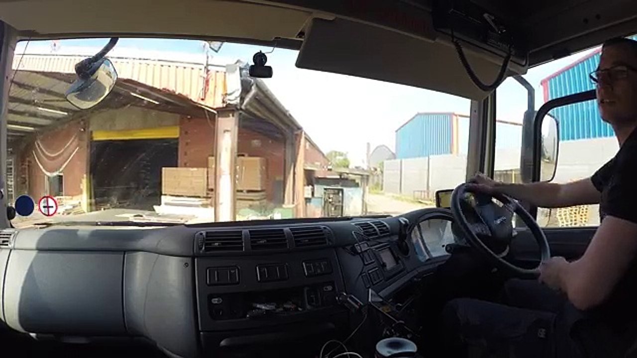 Trucker Jay in the UK: S4E18 Under pressure.