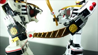 So sánh White Tiger : DX 1993 ( Sentai ver ) và Legacy ver