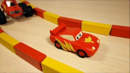 Лепим машинку ВСПЫШ из пластилина. Blaze and the Monster Machines.