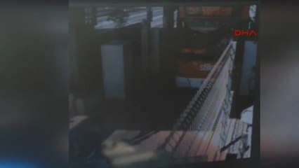 İki Katlı Özel Halk Otobüsünün Kaza Anı Kamerada 2