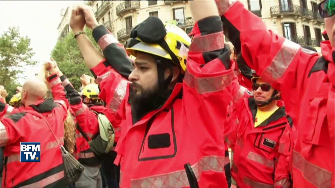 Les indépendantistes manifestent à Barcelone pour dénoncer les violences policières de dimanche