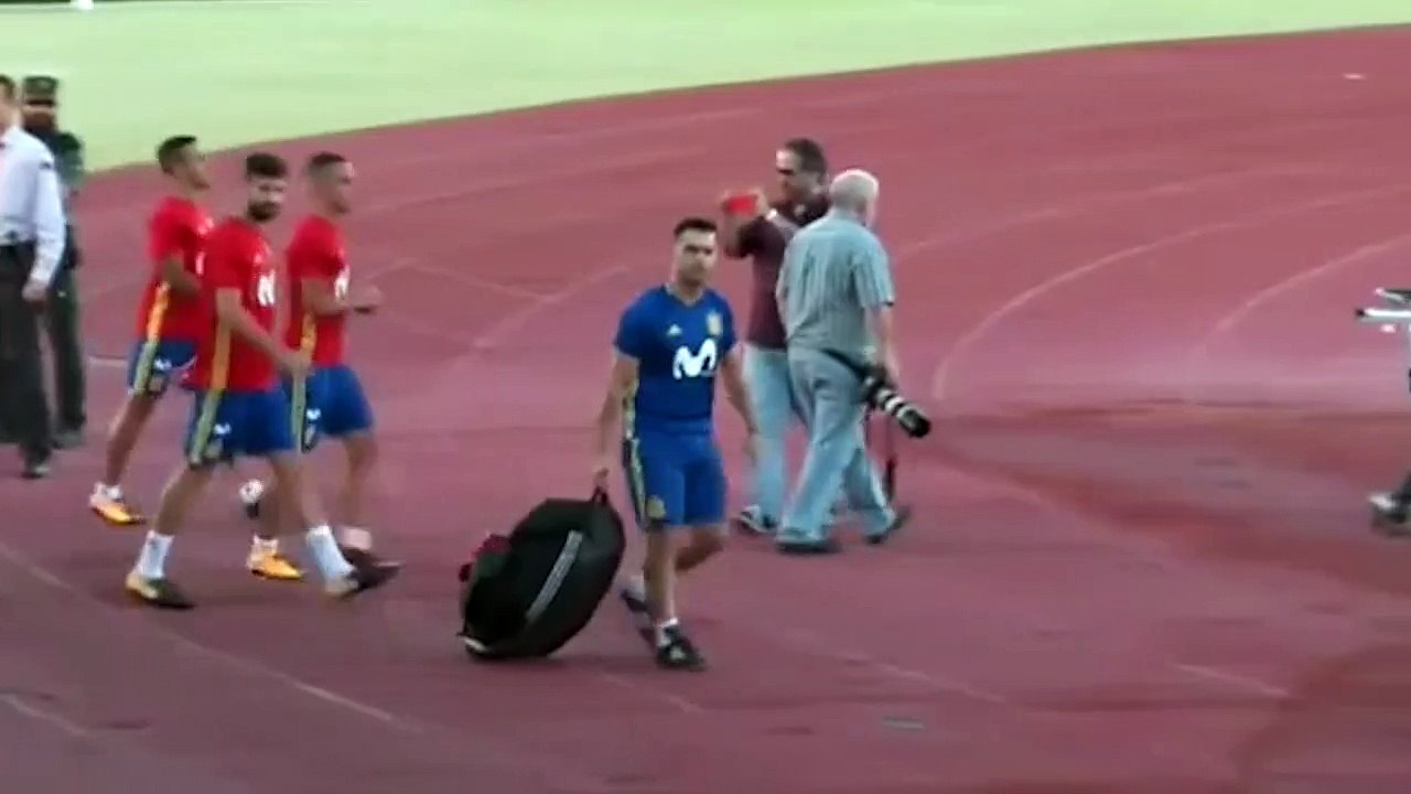 défenseur du FC Barcelone a été fortement conspué par les fans de la Roja