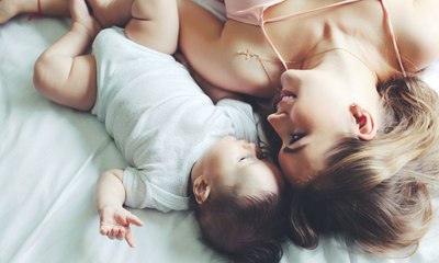 لن أبقى رضيعا الى الابد أمي