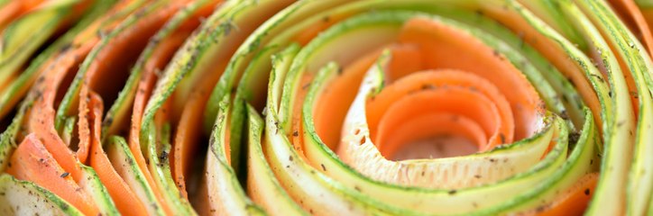 فطيرة بالكوسا والجزر ، معجنات سهلة وسريعة