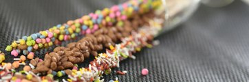 طريقة عمل حلويات سهلة و سريعة ، عيدان بسكويت بالشوكولاته