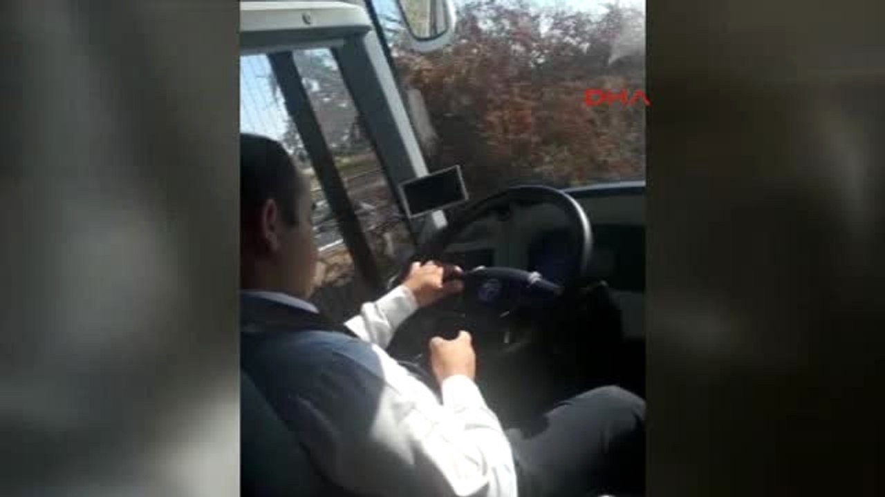 İzmir Otobüs Şoförüne Cep Telefonu Tepkisi