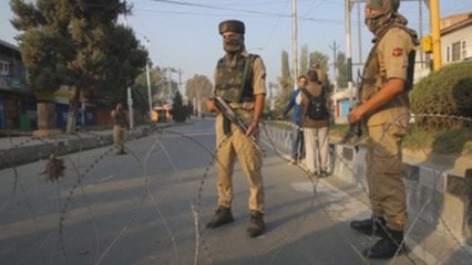 Un soldado y 3 insurgentes muertos en ataque a campamento en Cachemira india