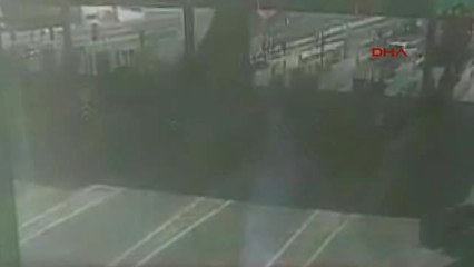 İki Katlı Özel Halk Otobüsünün Kaza Anı Kamerada