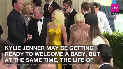 Kylie Jenner’s Doctor Refuses Her Lip Fillers While Pregnant