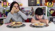 Real Food vs Gummy Food Challenge en Español Reto con Comida Asquerosa Abrelo Toys Retos