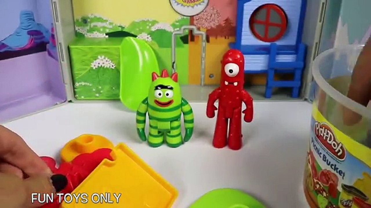 YO GABBA GABBA Toys with PLAY DOH FOOD Muno Brobee DJ Lance Toodee Plex Foofa