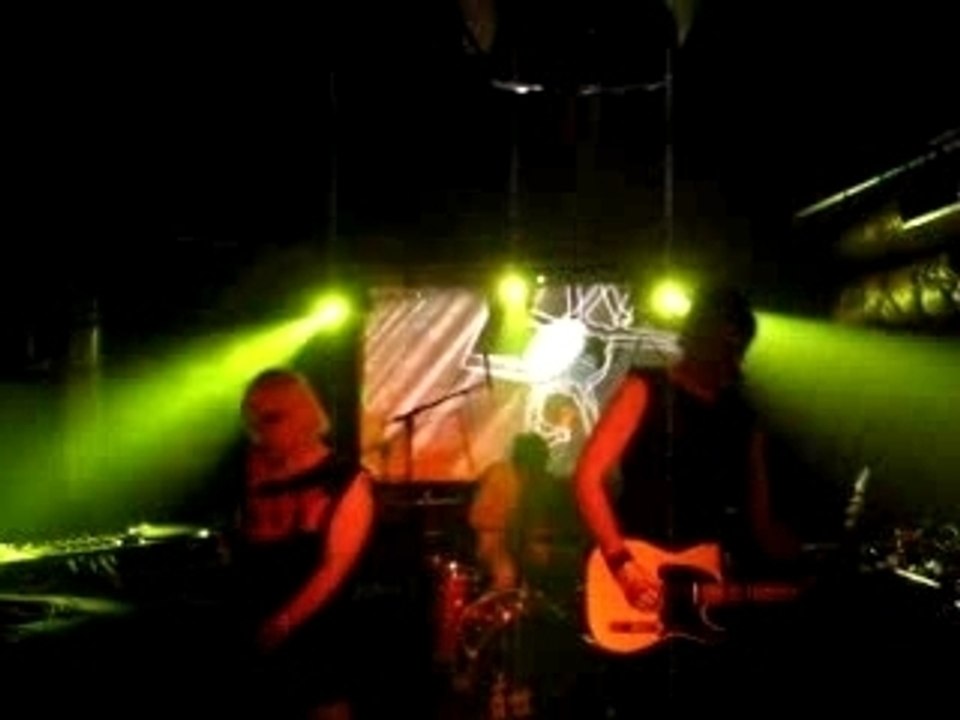 Fangs Live @ Scandale