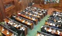 Vetëm 16, nga 33 deputetë të VV-së votojnë për shkarkimin e Rikallos