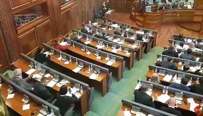 Vetëm 16, nga 33 deputetë të VV-së votojnë për shkarkimin e Rikallos