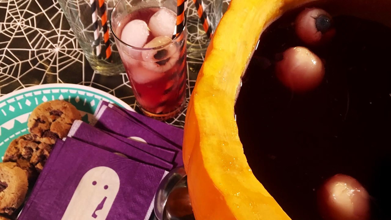 How to Make Vampire Punch with Floating Eyeballs
