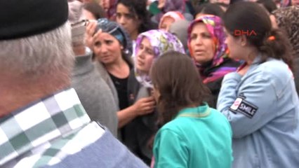 Tokat Sokak Ortasında Öldürülen 4 Çocuk Annesi Toprağa Verildi