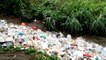 Rivière de bouteilles en plastique (Guatemala)