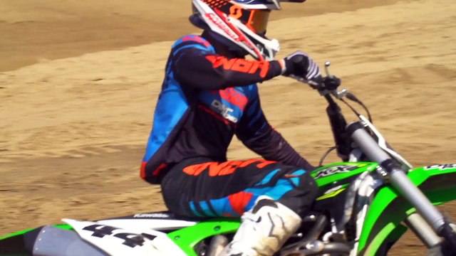 2018 Dirt Rider 450 MX Shootout - Kawasaki KX450F