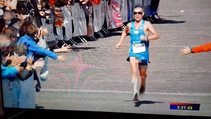 Un marathonien le zizi à l'air (Košice)