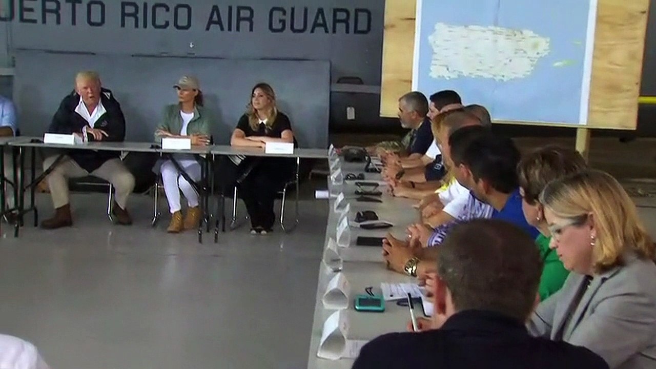 En Puerto Rico, Trump minimiza impacto de huracán María