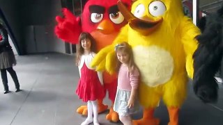 Premiere de la Película Angry Birds con Juega Ainhoa y MikelTube
