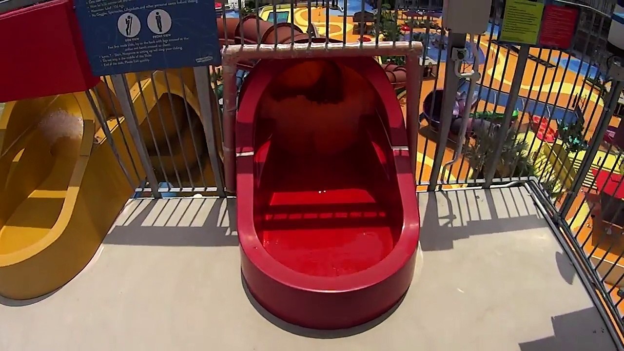 Scary VorteX Water Slide at Wild Wild Wet Singapore-qPRBeZzrXmc