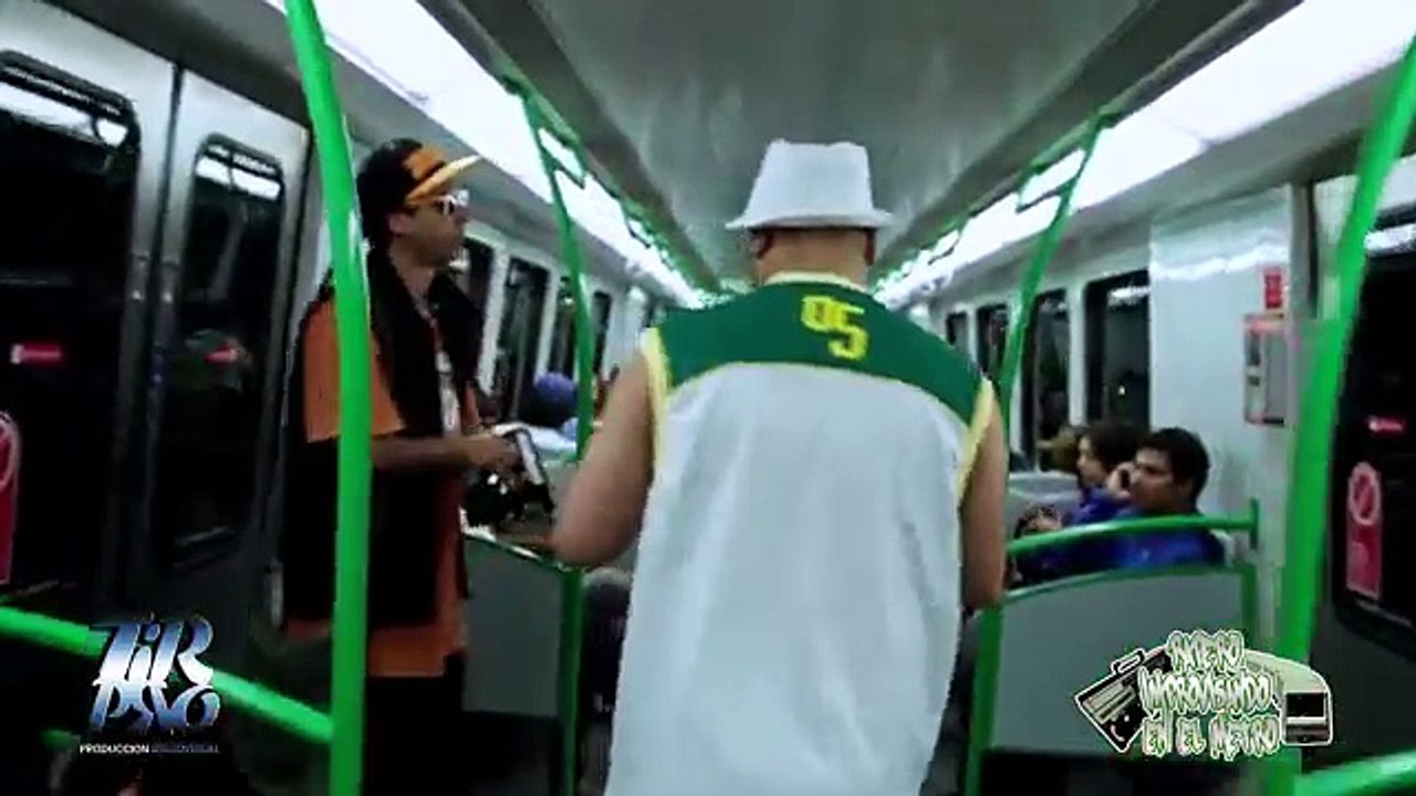 RAPERO IMPROVISANDO EN EL METRO 1
