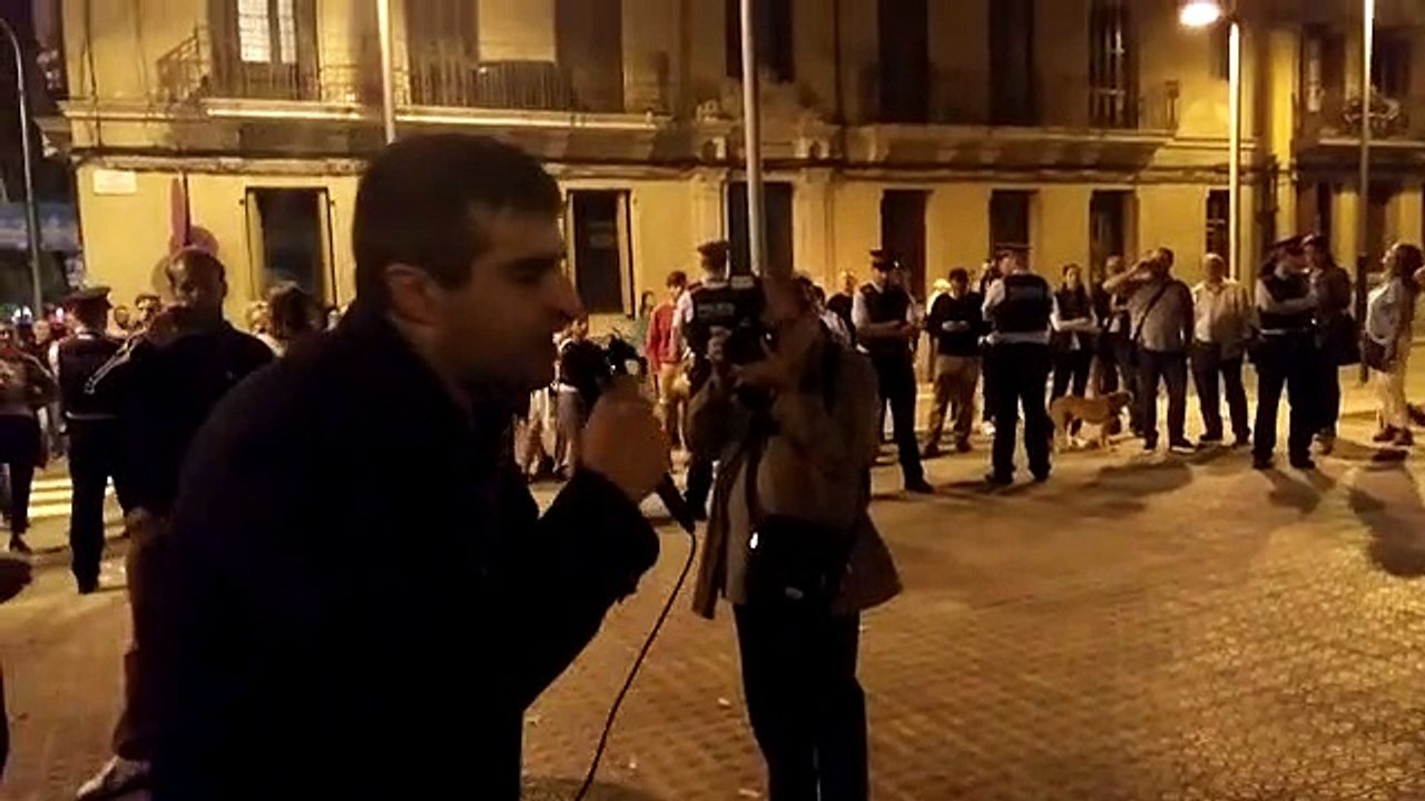Un Catalan enfadado con los Mossos les reproha su pasotismo